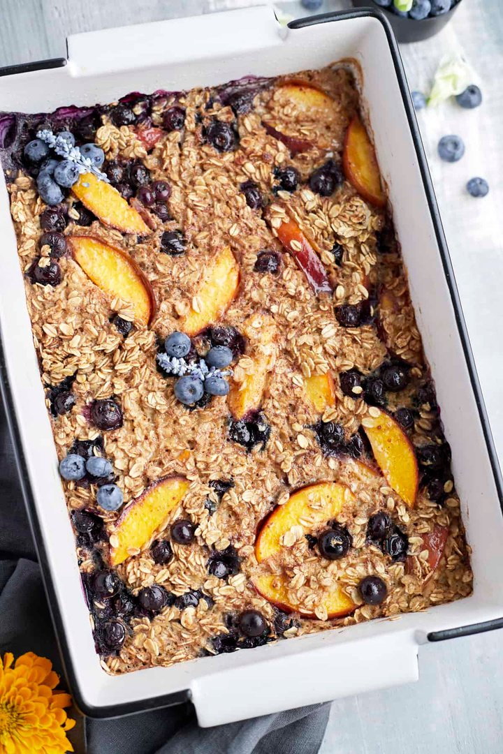Peach & blueberry baked oats