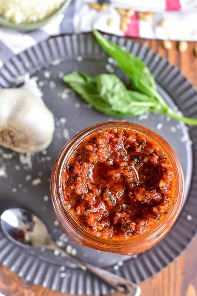 Sun dried tomato pesto